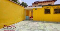 N42 – Corner House in the San Gaspar Vivar Area