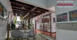 B144 – Beautiful house within a residential area in the Calvario area