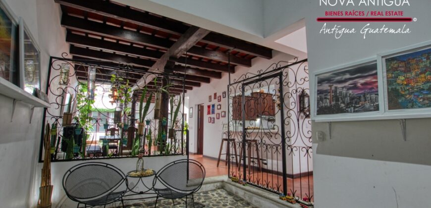 B144 – Beautiful house within a residential area in the Calvario area