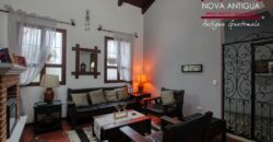 B144 – Beautiful house within a residential area in the Calvario area
