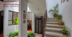 B144 – Bonita casa dentro de residencial en el area del Calvario