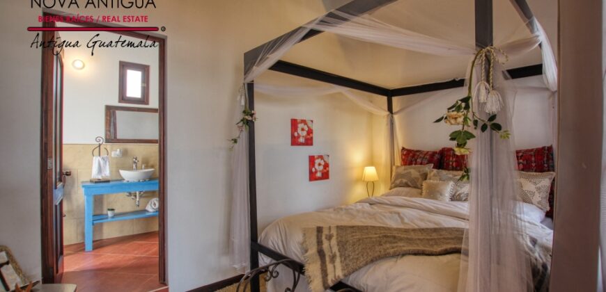 B144 – Beautiful house within a residential area in the Calvario area