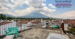 B144 – Beautiful house within a residential area in the Calvario area
