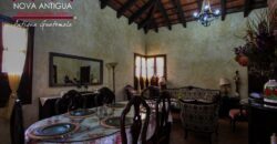 B145- Bonita casa amueblada y equipada en condominio