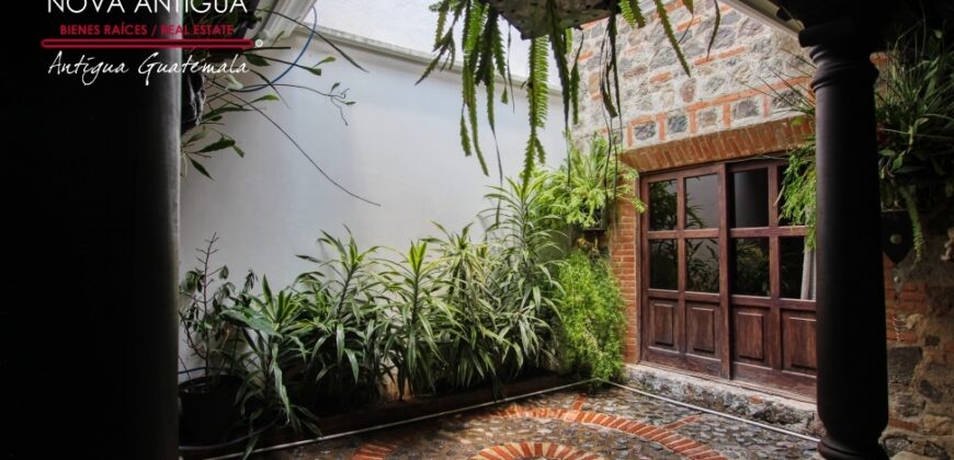 B145- Bonita casa amueblada y equipada en condominio