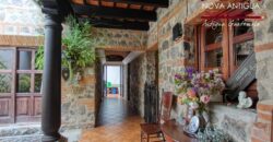 B145- Bonita casa amueblada y equipada en condominio