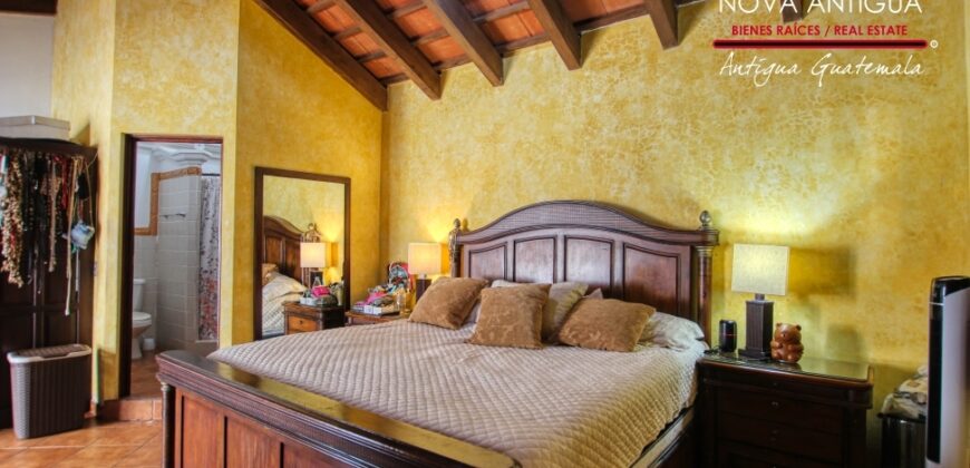 B145 – Beautiful furnished and equipped house in a condominium