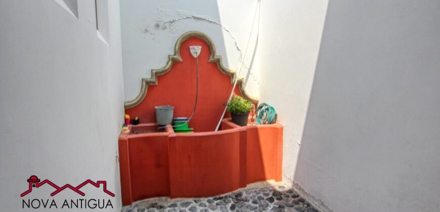 B145 – Beautiful furnished and equipped house in a condominium