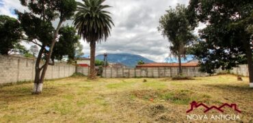 A4232 – Terreno en el centro de Antigua Guatemala