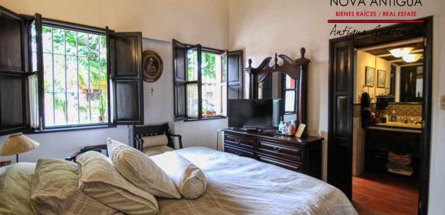 A4231 – Beautiful house within walking distance of Central Park
