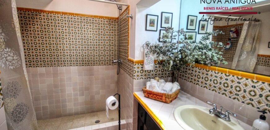 A4231 – Beautiful house within walking distance of Central Park