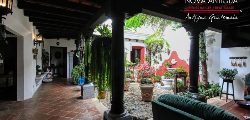 A4231 – Beautiful house within walking distance of Central Park