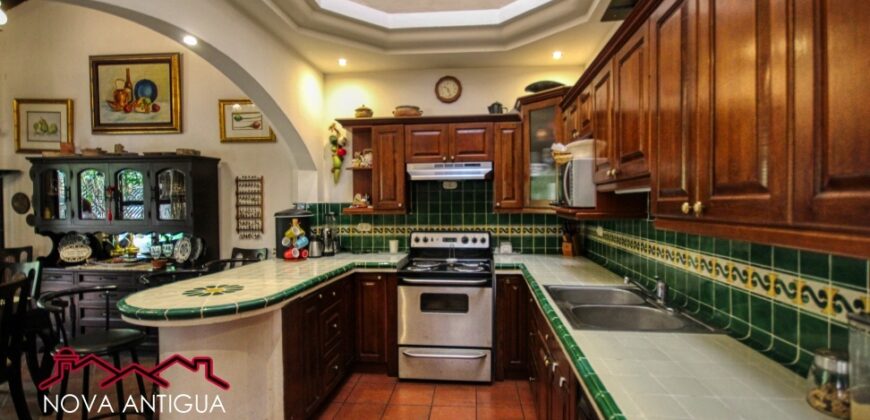A4231 – Beautiful house within walking distance of Central Park