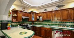 A4231 – Beautiful house within walking distance of Central Park