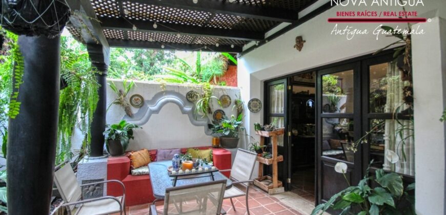 A4231 – Beautiful house within walking distance of Central Park