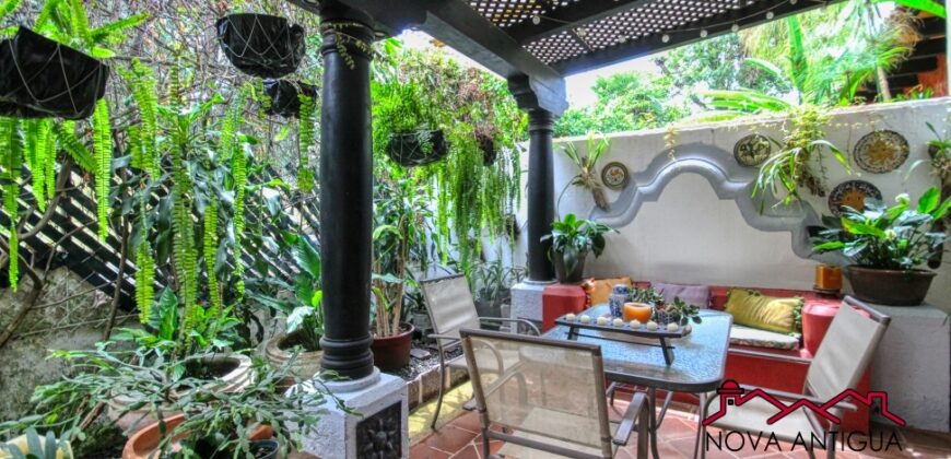 A4231 – Beautiful house within walking distance of Central Park