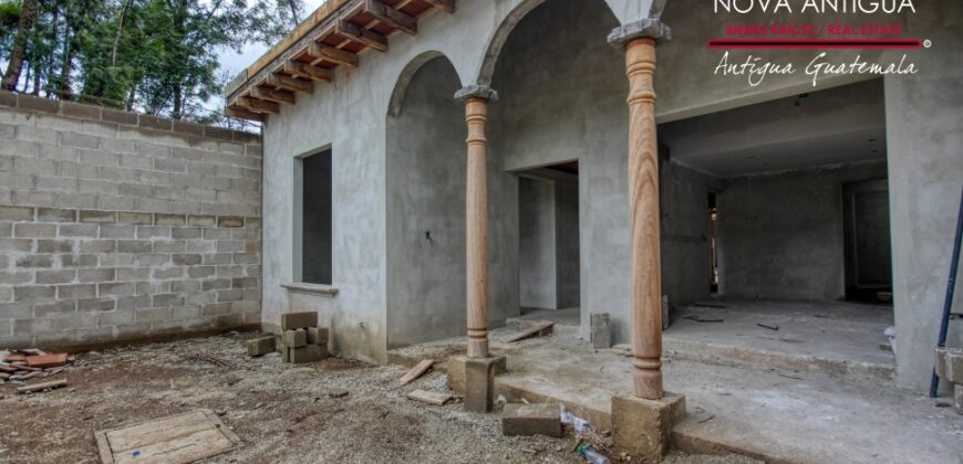 B146 -Bonita casa en construccion en el area del Calvario