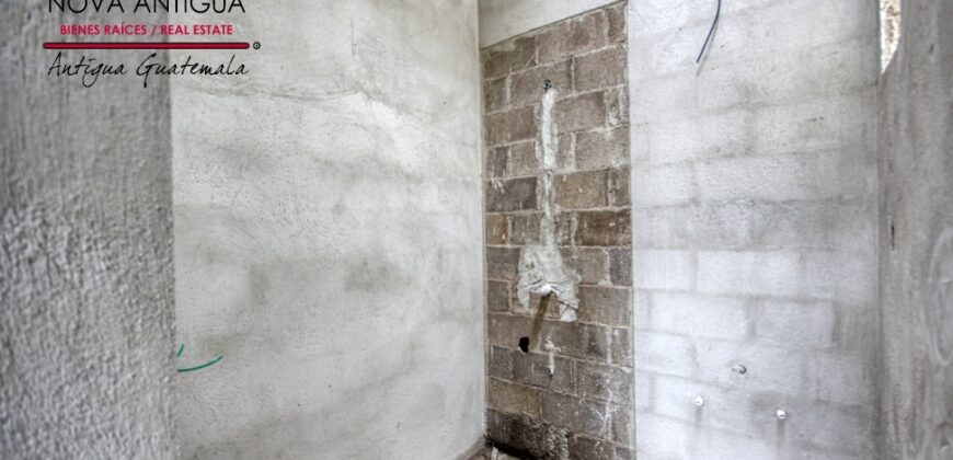 B146 -Bonita casa en construccion en el area del Calvario