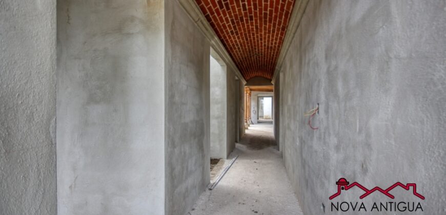 B146 -Bonita casa en construccion en el area del Calvario