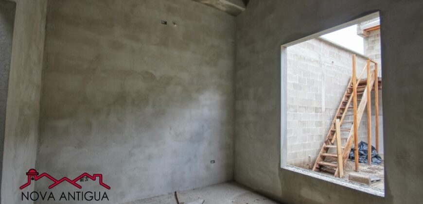 B146 -Bonita casa en construccion en el area del Calvario