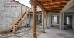 B146 -Bonita casa en construccion en el area del Calvario