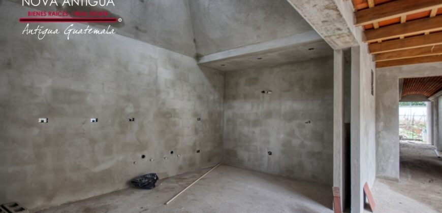 B146 -Bonita casa en construccion en el area del Calvario