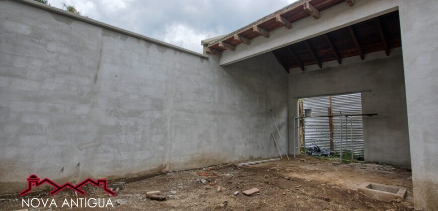 B146 -Bonita casa en construccion en el area del Calvario