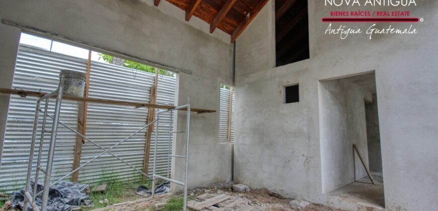 B146 -Bonita casa en construccion en el area del Calvario