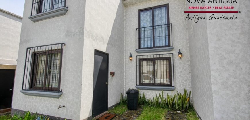 R30 – Linda casa amueblada y equipada en el area de Ciudad Vieja