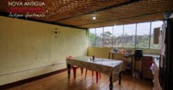 A4233 – Large rental option with views of the ruins