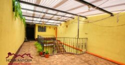 A4233 – Large rental option with views of the ruins