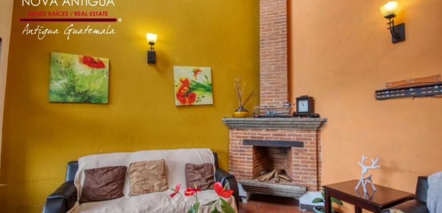 I73- Acogedora casa en condominio en San Pedro Las Huertas