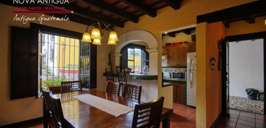 I73- Acogedora casa en condominio en San Pedro Las Huertas