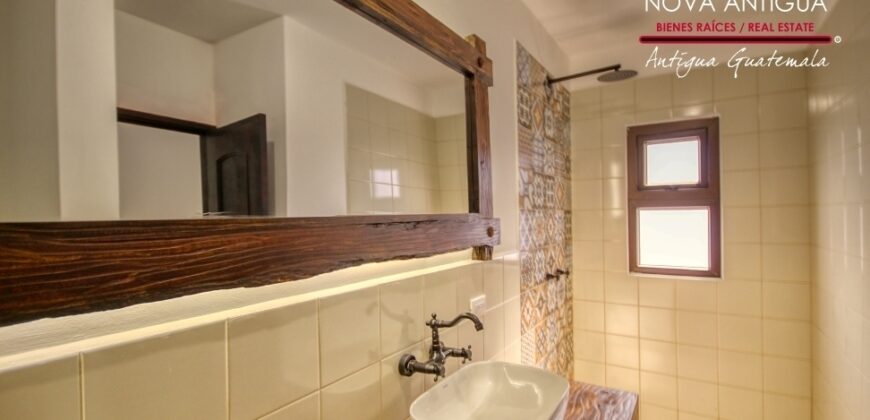 N43 – Beautiful 3 Apartment Complex for Sale