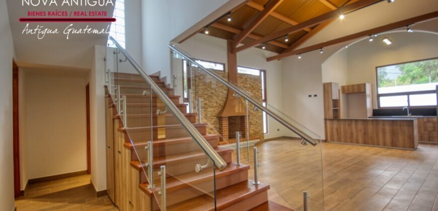 H111 – Hermosa casa en San Pedro el Alto