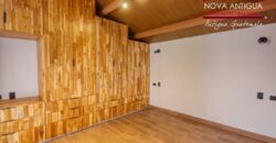 H111 – Hermosa casa en San Pedro el Alto