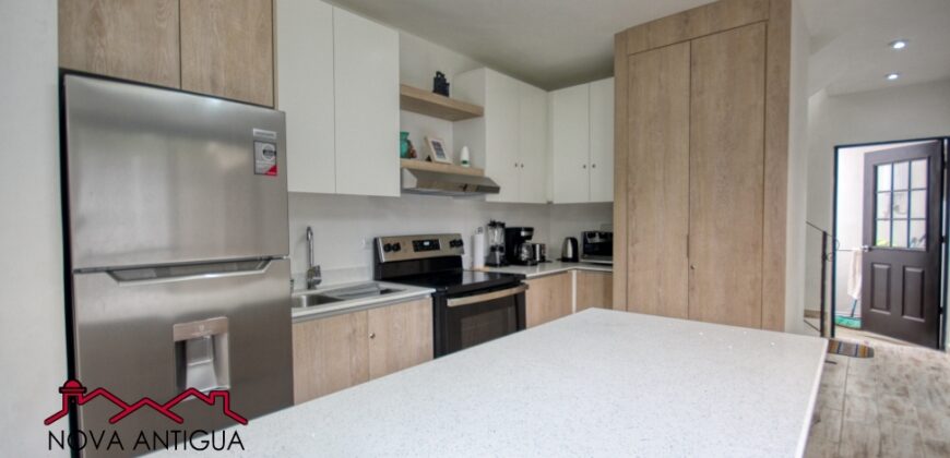 H110 – Casa en renta en el area de San Pedro el Alto