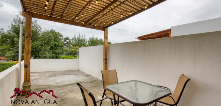 H110 – Casa en renta en el area de San Pedro el Alto