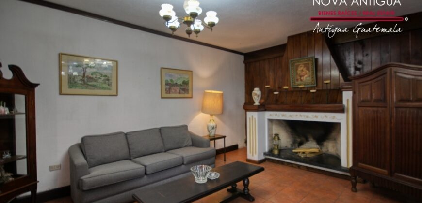 A4234 – Cozy apartment in the Center of Antigua