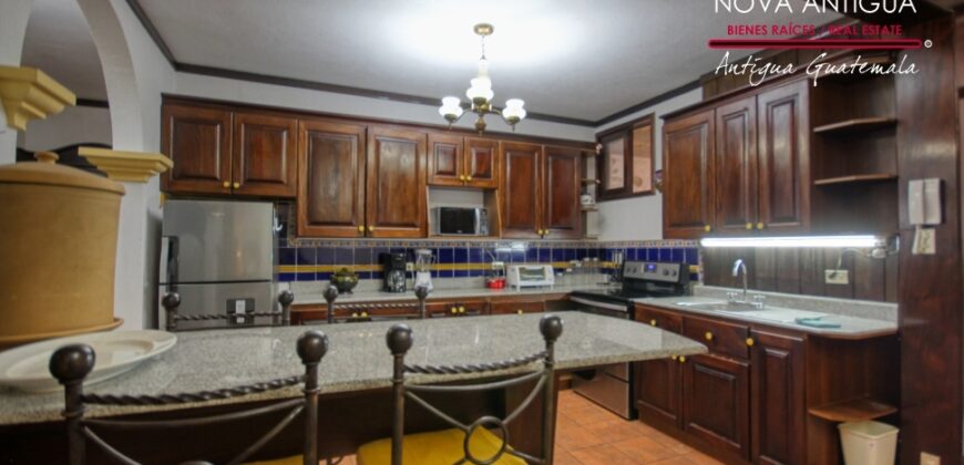 A4234 – Cozy apartment in the Center of Antigua