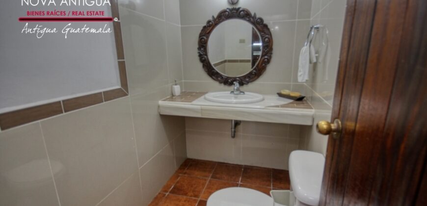 A4234 – Cozy apartment in the Center of Antigua