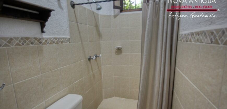 A4234 – Cozy apartment in the Center of Antigua