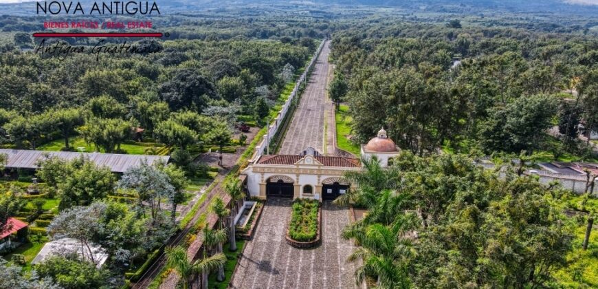 R374 – Terreno en Antigua Gardens