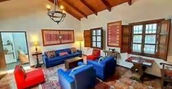 A260 – Casa en renta de 3 habitaciones amueblada.