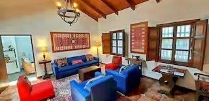 A260 – Casa en renta de 3 habitaciones amueblada.