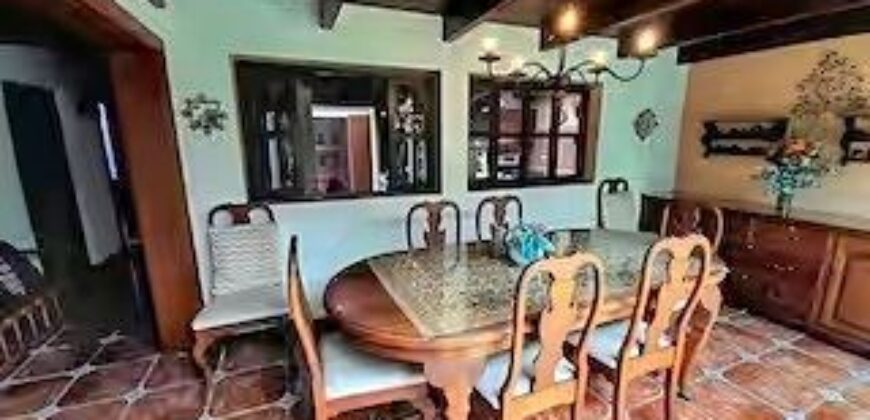 A260 – Casa en renta de 3 habitaciones amueblada.