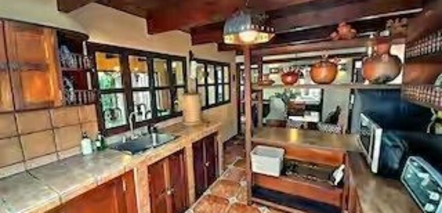 A260 – Casa en renta de 3 habitaciones amueblada.