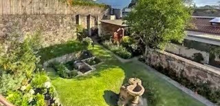 A260 – Casa en renta de 3 habitaciones amueblada.