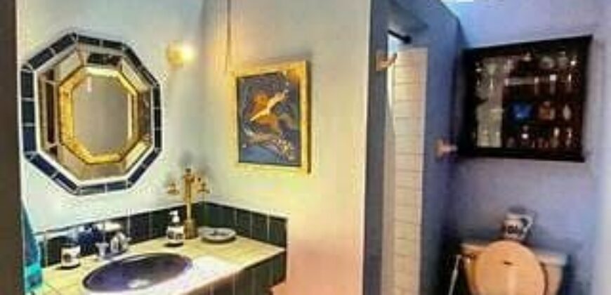 A260 – Casa en renta de 3 habitaciones amueblada.