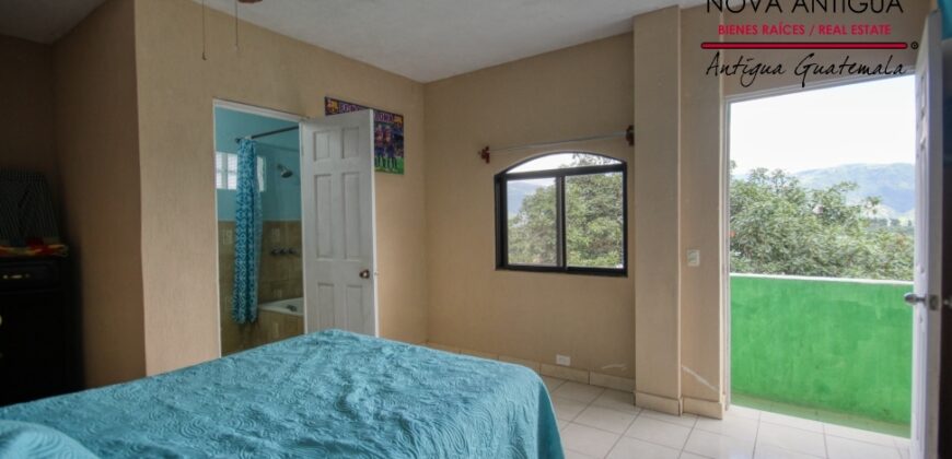 J135 – House for sale in Villas de Santiago.